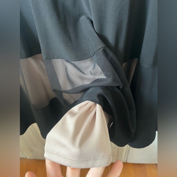 R&M RICHARDS shortsleeve knee length micromesh black nude underlay stripes sz 8 - Picture 2 of 9